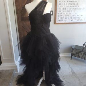Amazing black gown!